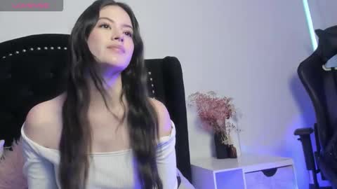 Snapshot of sttrawberry chatting on 11.29.25 sttrawberry online show from 11.29.25