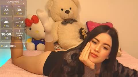 Snapshot of sttrawberry chatting on 12.15.25 sttrawberry online show from 12.15.25