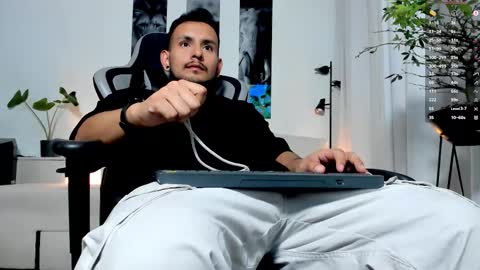 Snapshot of stud_samuel chatting on 02.12.26 Samuel online show from 02.12.26