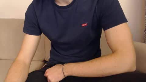 Snapshot of studfromparis chatting on 03.08.25 Stud From Paris online show from 03.08.25