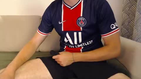 Snapshot of studfromparis chatting on 08.02.26 Stud From Paris online show from 08.02.26