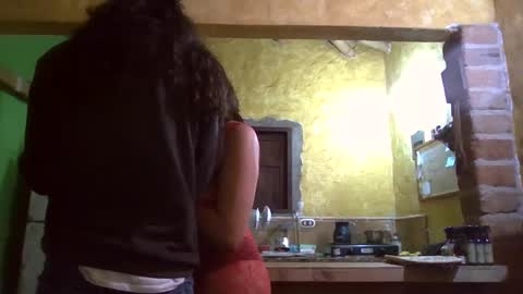 Snapshot of studioesencia chatting on 09.19.25 MAX online show from 09.19.25