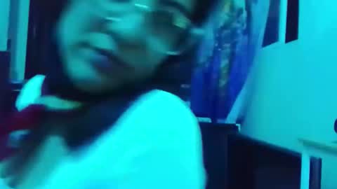 Snapshot of studioesencia chatting on 03.25.26 MAX online show from 03.25.26