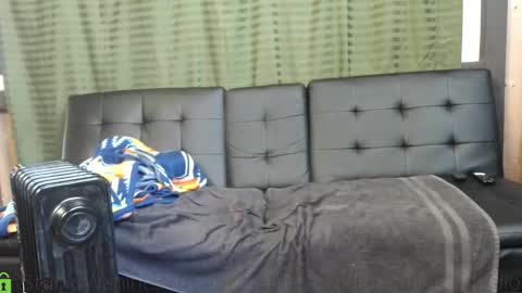 Snapshot of studiowahines chatting on 01.12.26 StudioWahines online show from 01.12.26