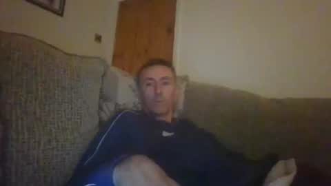 Snapshot of stuuuey73 chatting on 10.14.25 stuuuey73 online show from 10.14.25