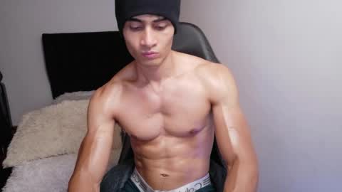 Snapshot of stylishman01 chatting on 05.29.26 stylish man online show from 05.29.26