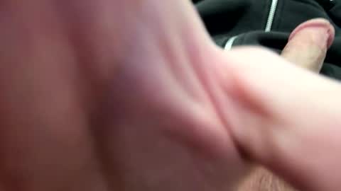 Snapshot of su1t chatting on 12.16.25 su1t online show from 12.16.25