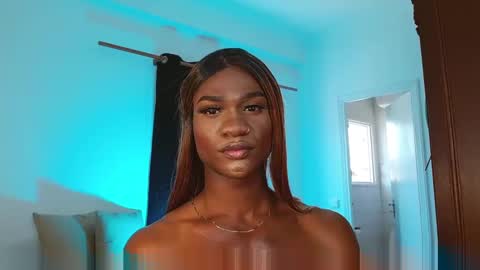 Snapshot of suannyklatten_ chatting on 02.17.25 Suanny Klatten It is my account independent online show from 02.17.25