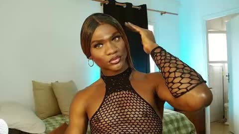 Snapshot of suannyklatten_ chatting on 02.21.25 Suanny Klatten It is my account independent online show from 02.21.25