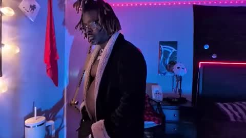 Snapshot of suavechocolatecity chatting on 12.04.25 Hot Chocolate online show from 12.04.25