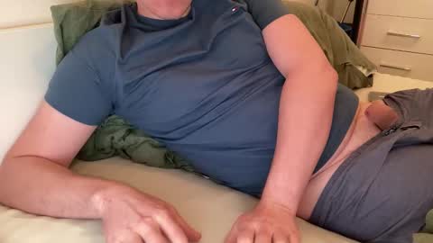 Snapshot of submissive199 chatting on 11.08.25 submissive199 online show from 11.08.25