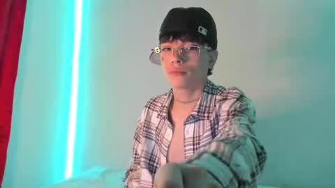 Snapshot of submissive_boyy_ chatting on 12.10.24 nico online show from 12.10.24