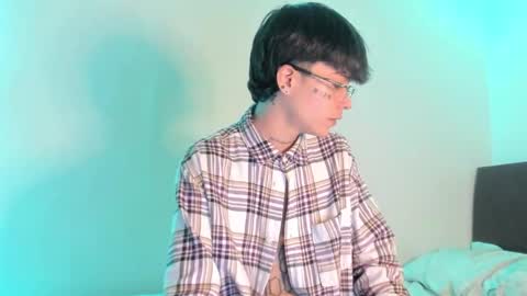 Snapshot of submissive_boyy_ chatting on 12.11.24 nico online show from 12.11.24