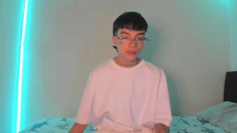 Snapshot of submissive_boyy_ chatting on 12.26.24 nico online show from 12.26.24