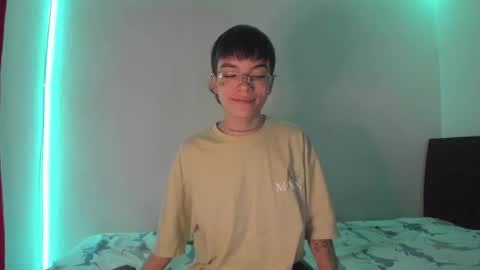 Snapshot of submissive_boyy_ chatting on 01.14.25 nico online show from 01.14.25