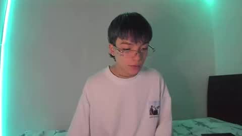 Snapshot of submissive_boyy_ chatting on 01.17.25 nico online show from 01.17.25