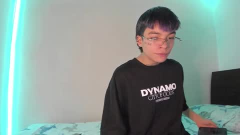 Snapshot of submissive_boyy_ chatting on 01.23.25 nico online show from 01.23.25