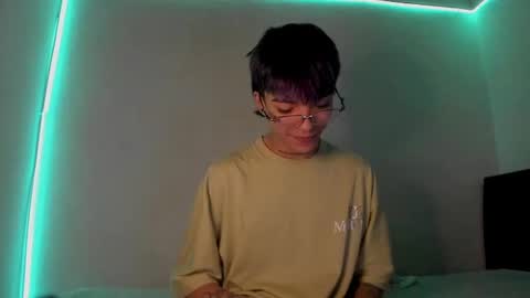 Snapshot of submissive_boyy_ chatting on 02.11.25 nico online show from 02.11.25