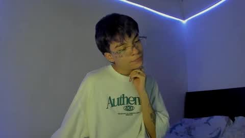 Snapshot of submissive_boyy_ chatting on 03.11.25 nico online show from 03.11.25