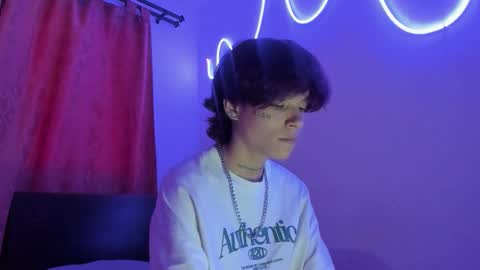 Snapshot of submissive_boyy_ chatting on 12.16.25 nico online show from 12.16.25