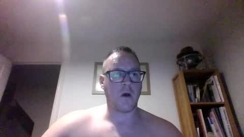 Snapshot of subpig84 chatting on 04.25.26 Sub Male online show from 04.25.26