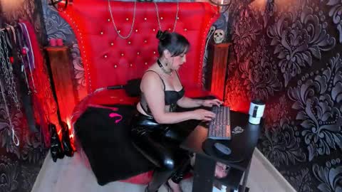 Yunna online show from 09.19.25