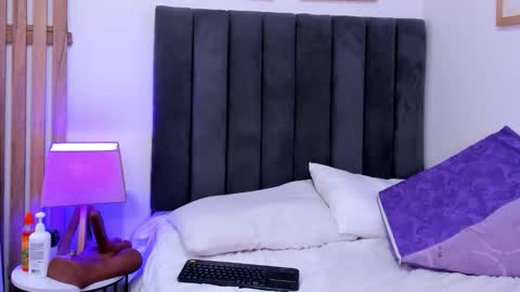 Luna  online show from 10.17.25