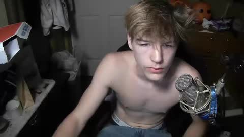 Snapshot of suckadan chatting on 11.05.25 BigOldDan online show from 11.05.25