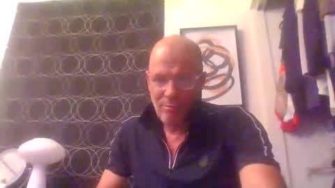 Snapshot of suckitu812 chatting on 12.21.25 SUCKITU812 online show from 12.21.25