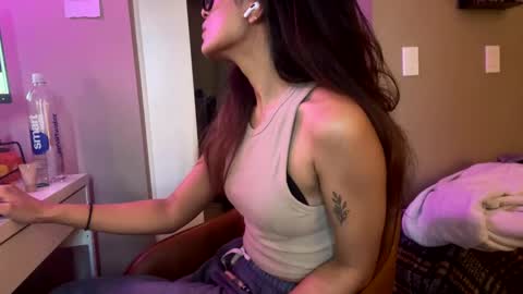 SaraSabeen online show from 12.12.24