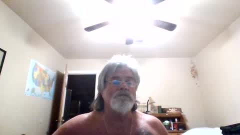 Snapshot of suckurtoes chatting on 08.08.26 Jon online show from 08.08.26