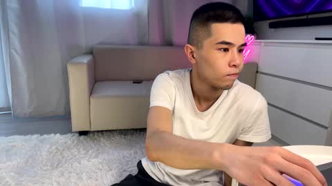 Snapshot of sue_star chatting on 02.23.25 Emmy online show from 02.23.25