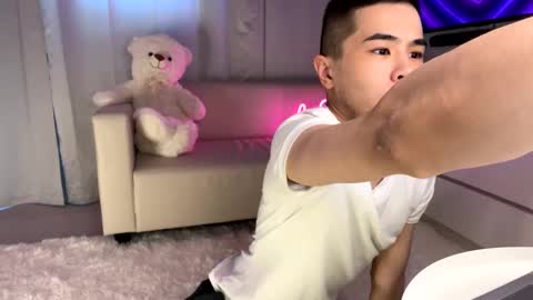 Snapshot of sue_star chatting on 03.01.25 Emmy online show from 03.01.25