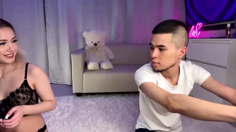 Snapshot of sue_star chatting on 09.14.25 Emmy online show from 09.14.25