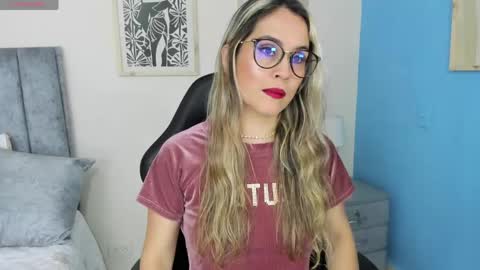 sugar_milff online show from 05.12.26