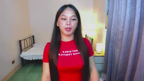 Snapshot of sugar_munch chatting on 03.04.25 Cheska online show from 03.04.25