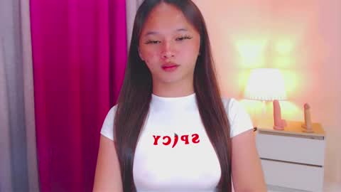 Snapshot of sugar_munch chatting on 03.12.25 Cheska online show from 03.12.25