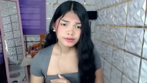 Snapshot of sugar_n_spicex chatting on 04.13.26 trisha online show from 04.13.26