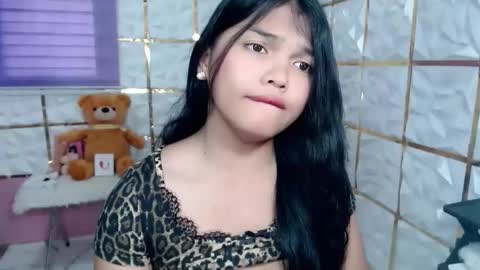 Snapshot of sugar_n_spicex chatting on 05.20.26 trisha online show from 05.20.26