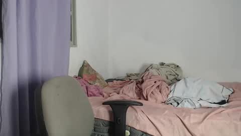 Snapshot of sugarhairy chatting on 12.18.25 sour candy online show from 12.18.25