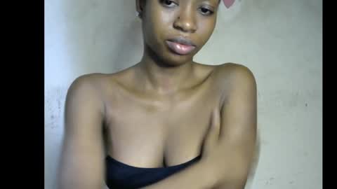 Bella online show from 12.18.25