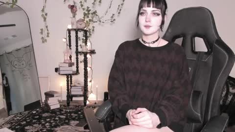 Ella online show from 06.05.26