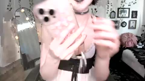 Ella online show from 07.08.26