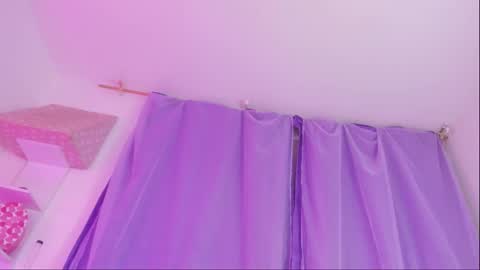 Snapshot of sugarpixie_ chatting on 11.28.25 sofii online show from 11.28.25