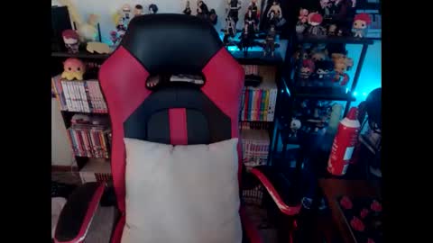 Snapshot of sugartsu chatting on 12.21.25 Nami online show from 12.21.25