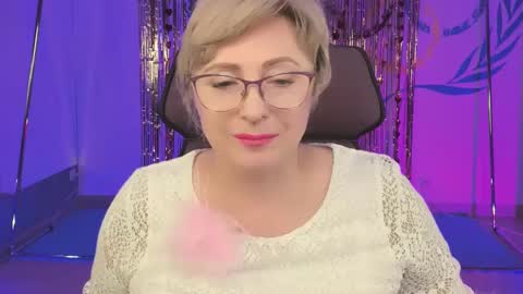 Vivien online show from 02.19.25