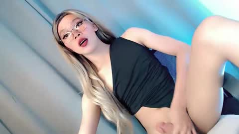 LoveSugar online show from 10.06.25