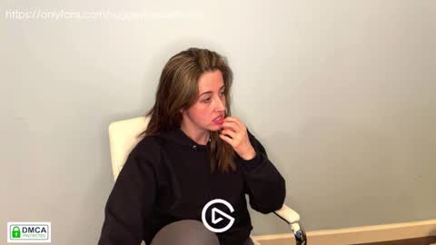 Snapshot of suggestivebehavior chatting on 12.07.24 Mia online show from 12.07.24