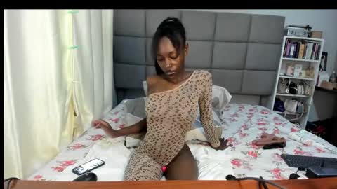 Snapshot of suhaila_suu chatting on 12.26.24 suhaila_suu online show from 12.26.24