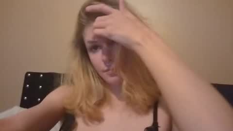 Snapshot of suicunebitch chatting on 11.22.25 Ophelia online show from 11.22.25